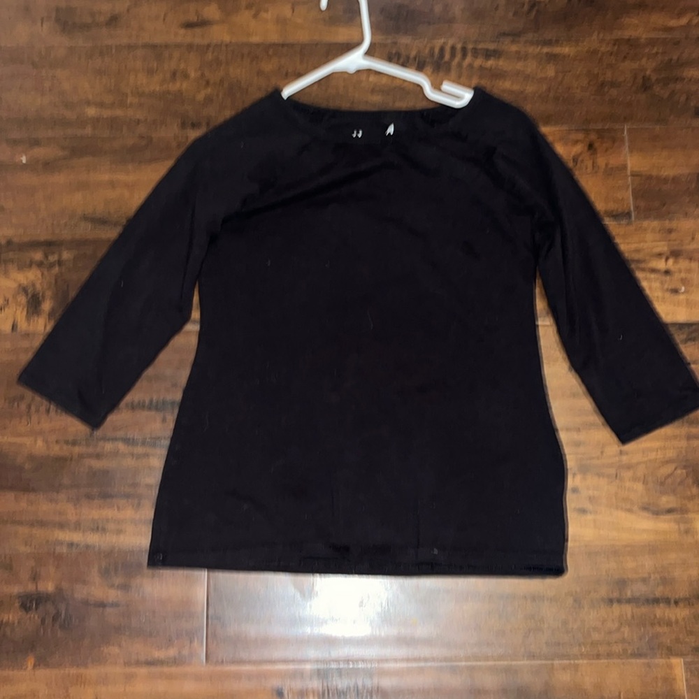 plain black mid sleeve tee